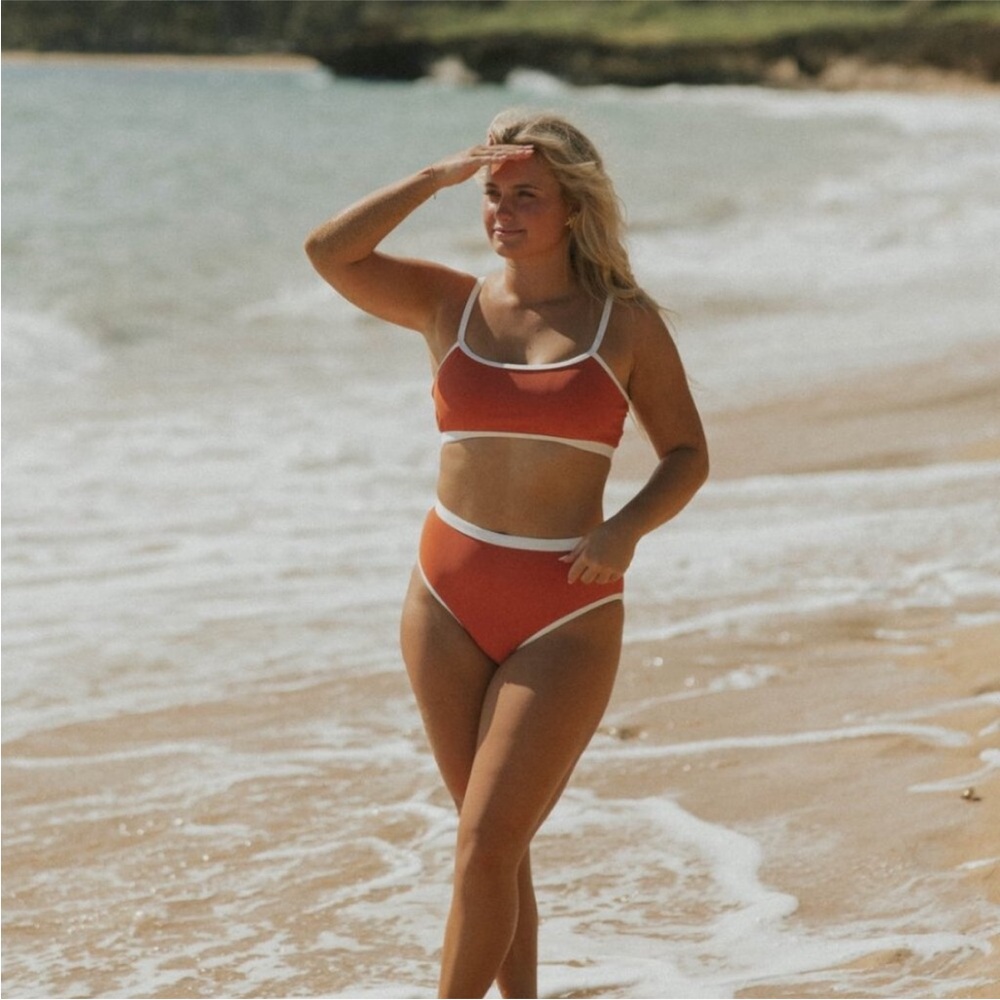 NWT! Geode Coral Swim Set with White Trim (2 tops & bottom!) Super Flattering!